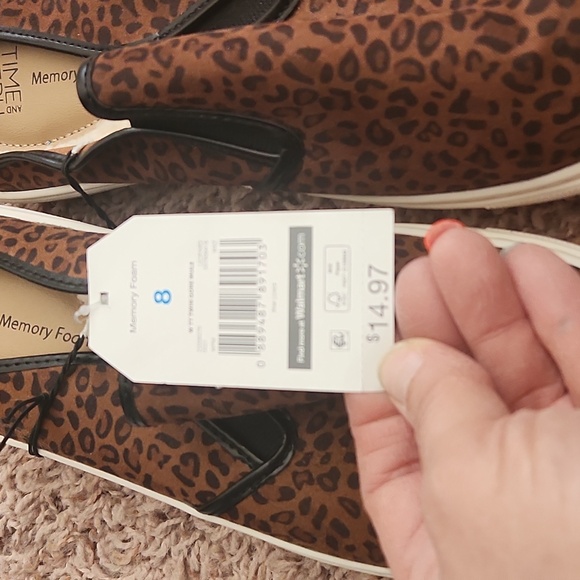 Brand New Clogs - Picture 2 of 4